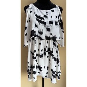 Women's Size M Cream & Black Lined Summer Mini Dress Brand: buttons Made in USA